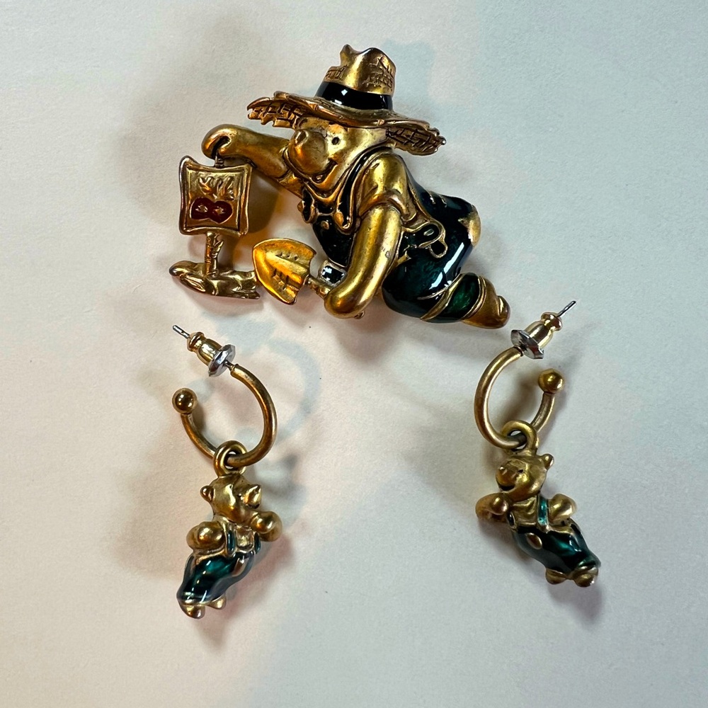 Disney Winnie the Pooh farmer pin and earrings set
